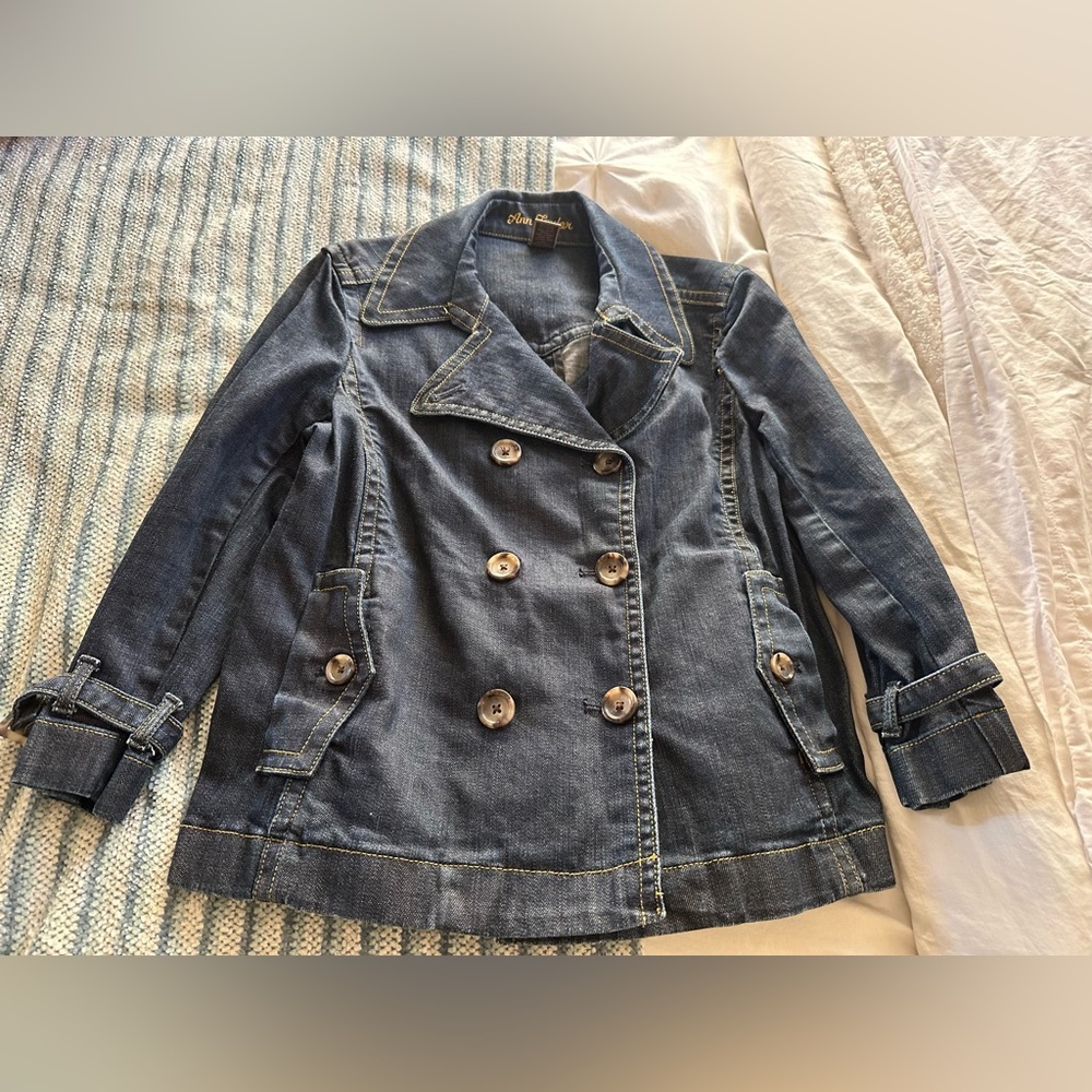 Ann Taylor double breasted jean jacket size small in great condition